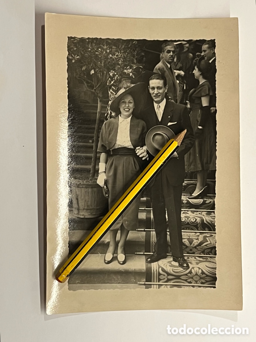 Photographie ancienne: BARCELONA CASA PALAU Calle Pelayo, venta de c&aacute;maras fotogr&aacute;ficas. La familia del fot&oacute;grafo..