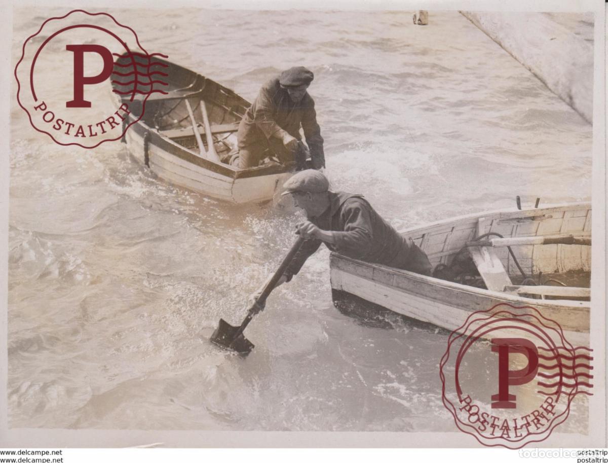 Fotograf&iacute;a antigua: CARNIVAL AND REGATTA AT TENBY WALES SHEVEL RACE 20*15 CM Fonds Victor FORBIN 1864-1947