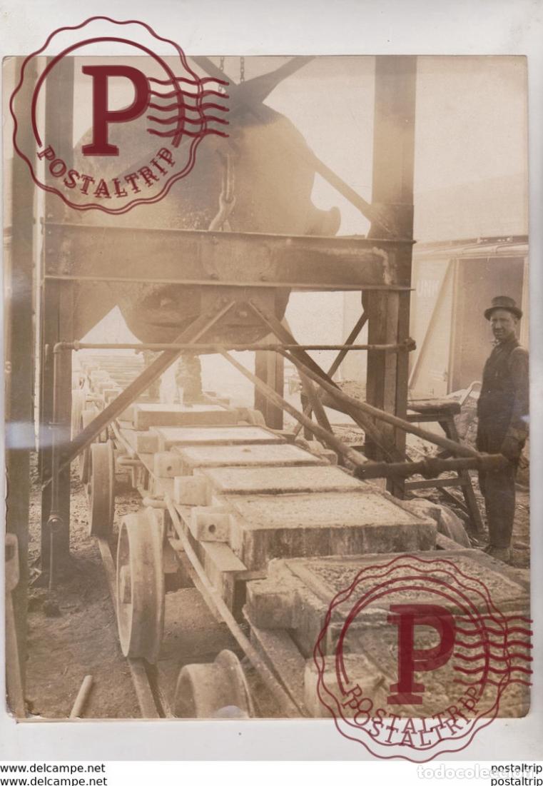 Fotograf&iacute;a antigua: TURNING OUT COPPER TO HELP WIN THE WAR INTERNATIONAL SMELTING COMPANY ARIZONA 25*20 CM Fonds Victo