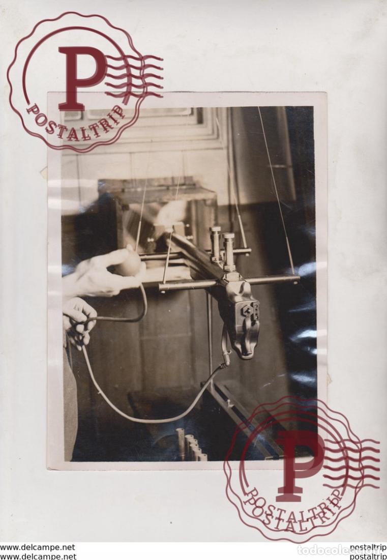 Fotograf&iacute;a antigua: MAKING SPORTING CARTRIDGES WALTHAM ABBEY 20*15 CM Fonds Victor FORBIN 1864-1947