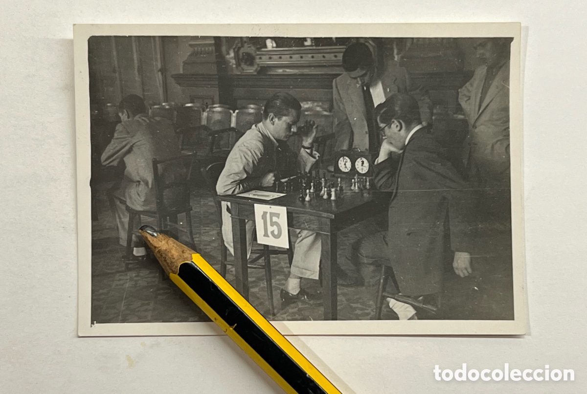 Fotograf&iacute;a antigua: BARCELONA y los Torneos de Ajedrez. Fotograf&iacute;a antigua (h.1950?) Med&iacute;das: 6,5 x 9 cm.,