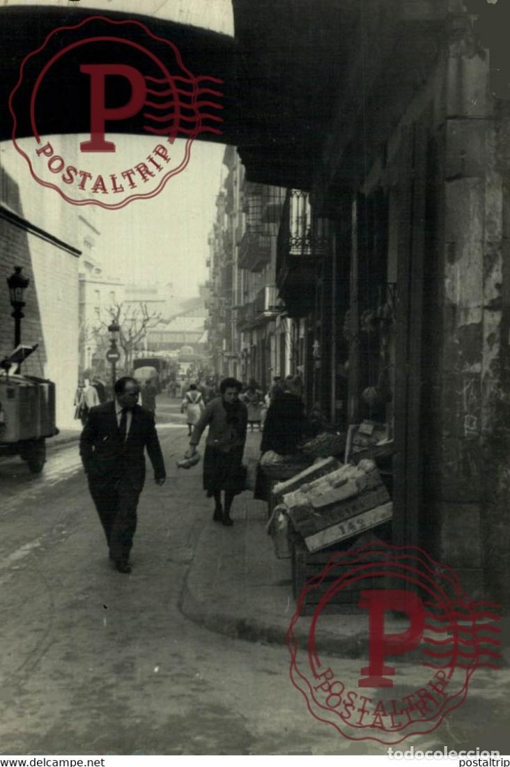 Photographie ancienne: BARCELONA CALLE DE SANTA MARIA PUERTA DEL GOBERNADOR 1950 13*8.5cm BARCELONA CATALU&Ntilde;A ESPA&Ntilde;A SPAIN