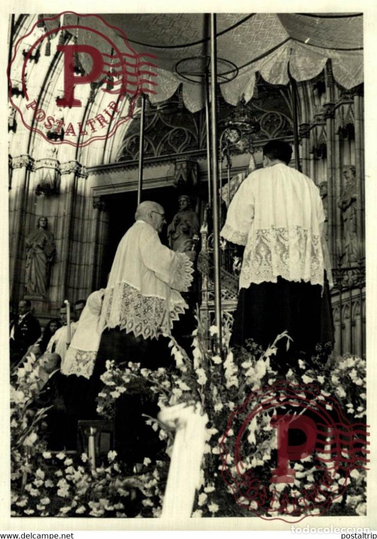 Photographie ancienne: BARCELONA PROCESI&Oacute;N CORPUS EN LA CATEDRAL 1955 13*8.5cm BARCELONA CATALU&Ntilde;A ESPA&Ntilde;A SPAIN