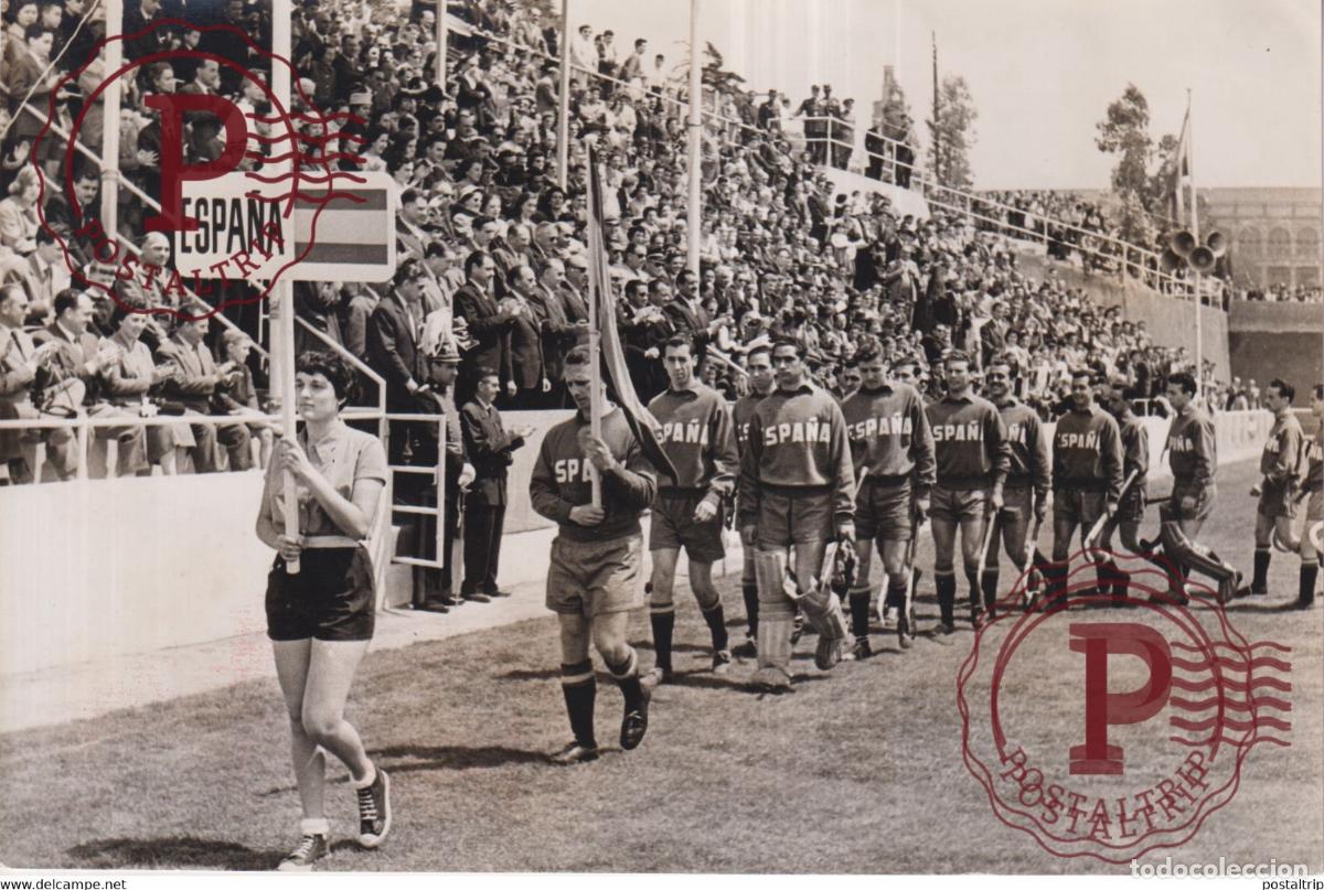 Fotograf&iacute;a antigua: HOCKEY SOBRE HIERBA INAUGURACI&Oacute;N DEL NUEVO TERRENO MUNICIPAL DE MONTJUIC MONTJUICH 18*12cm BARCEL