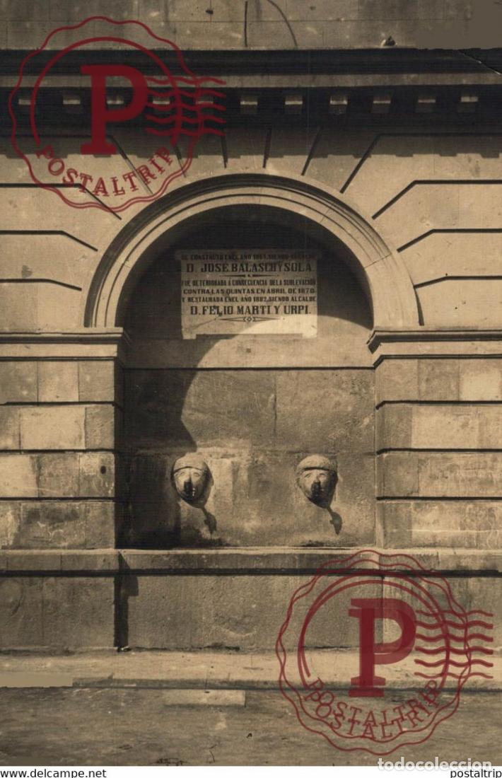 Fotograf&iacute;a antigua: BARCELONA FUENTE ASAMENTO DE LA TORRE DEL RELOJ PLAZA PRINCIPAL DE GRACIA 18*12cm BARCELONA ESPA&Ntilde;A