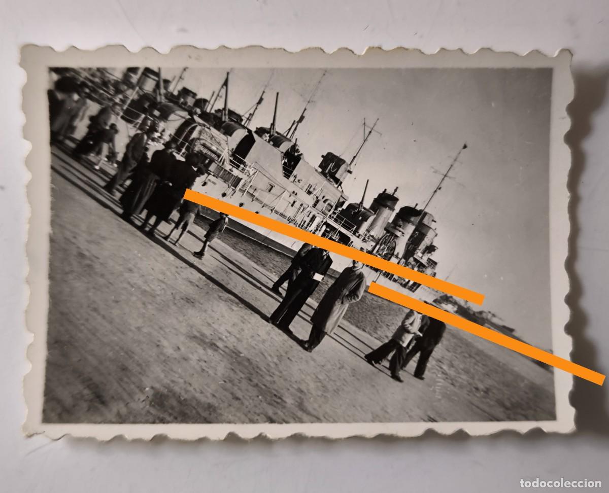 Fotograf&iacute;a antigua: Antigua fotograf&iacute;a. Crucero barco militar M&eacute;ndez N&uacute;&ntilde;ez. Puerto de Valencia. A&ntilde;os 40