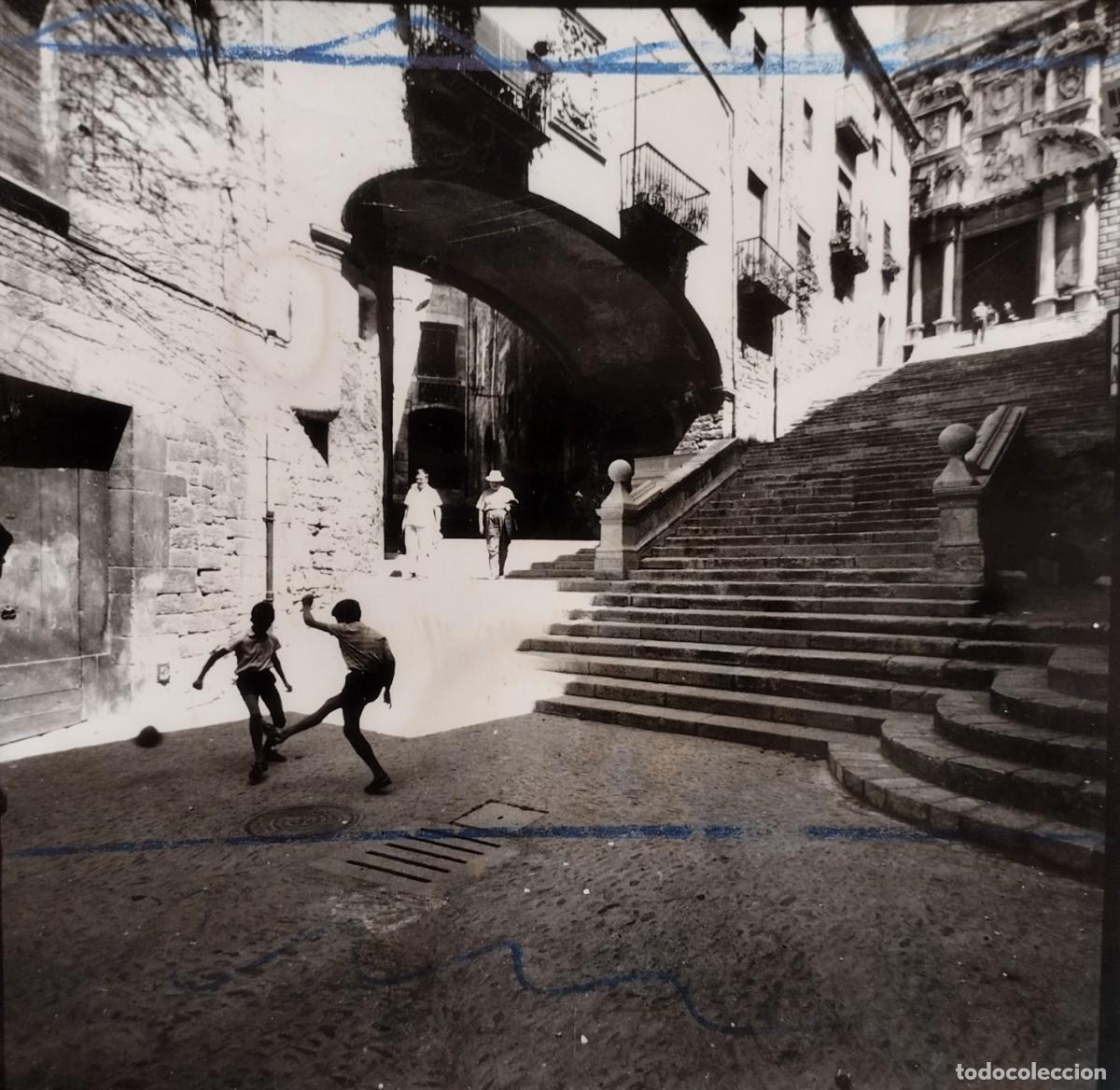Fotograf&iacute;a antigua: Fotograf&iacute;a antigua Escalinata de San Mart&iacute;n de Girona y ni&ntilde;os jugando en la calle (Catalunya)