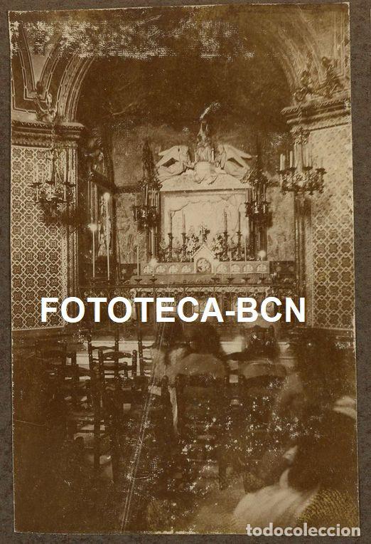 Fotograf&iacute;a antigua: FOTO ORIGINAL MONASTERIO DE MONTSERRAT CAPELLA SANTA COVA ALTAR MORENETA A&Ntilde;OS 20