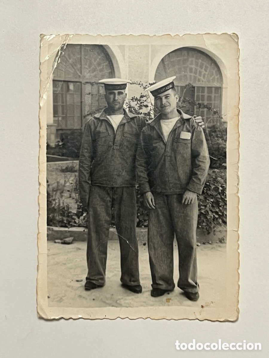 Fotograf&iacute;a antigua: CARTAGENA. Y el servicio militar&hellip; J&oacute;venes en su tiempo en filas&hellip; (h.1970?) Med&iacute;das: 7 x 10,5 cm