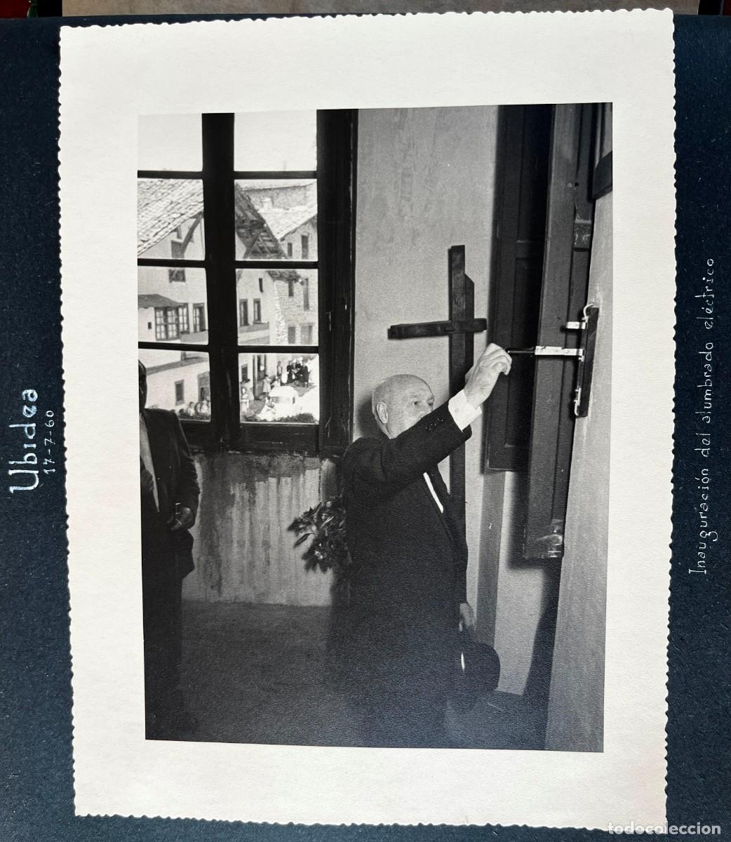 Photographie ancienne: FOTOGRAFIA DE UBIDEA (VIZCAYA) 17-7-1960, INAUGURACION DEL ALUMBRADO ELECTRICO, MIDE 23,5 X 17,5 CMS