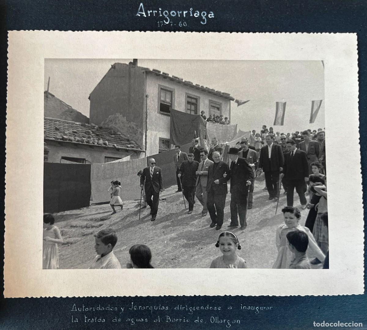 Photographie ancienne: FOTOGRAFIA DE ARRIGORRIAGA (VIZCAYA) 17-7-1960, AUTORIDADES Y JERARQUIAS DIRIGIENDOSE A INAUGURAR LA