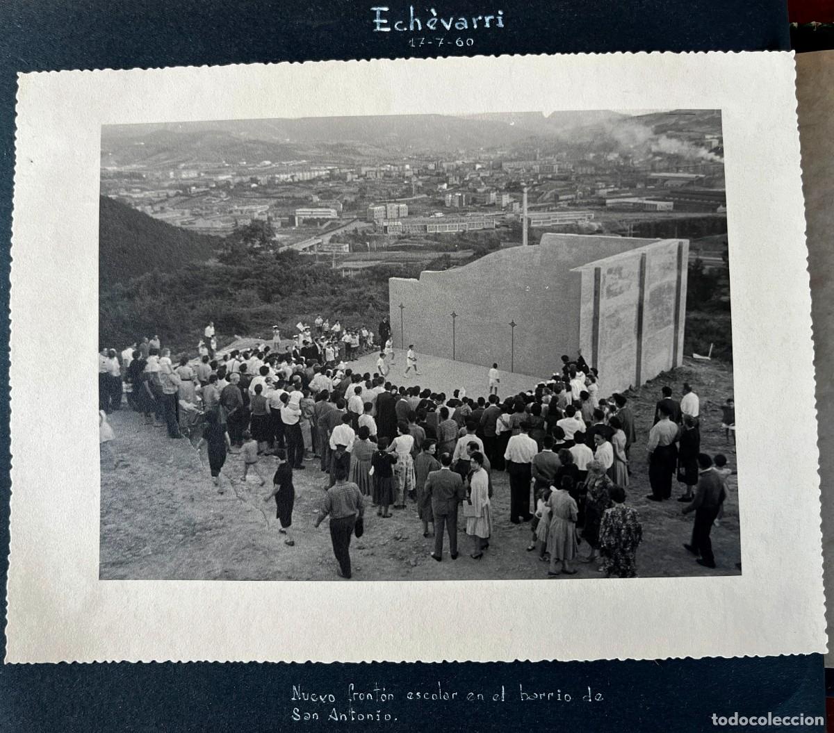 Fotografia antica: FOTOGRAFIA DE ECHEVARRI (VIZCAYA) 17-7-1960, NUEVO FRONTON ESCOLAR EN EL BARRIO DE SAN ANTONIO, MIDE