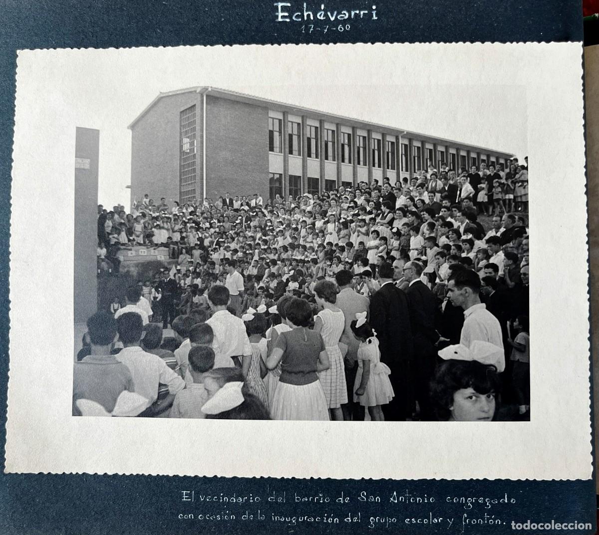 Fotograf&iacute;a antigua: FOTOGRAFIA DE ECHEVARRI (VIZCAYA) 17-7-1960, EL VECINDARIO DEL BARRIO DE SAN ANTONIO CONGREGADO CON