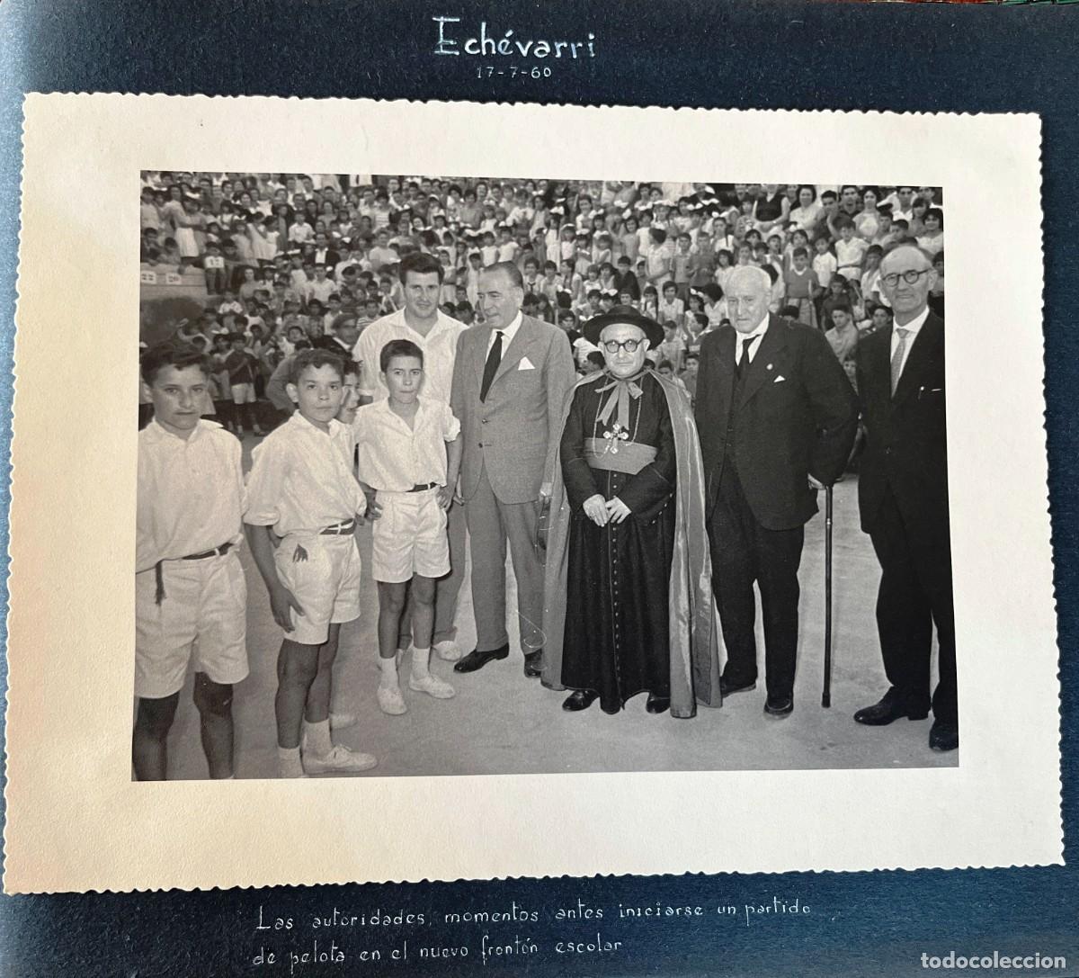 Fotografia antica: FOTOGRAFIA DE ECHEVARRI (VIZCAYA) 17-7-1960, LAS AUTORIDADES MOMENTOS ANTES DE INCIARSE UN PARTIDO