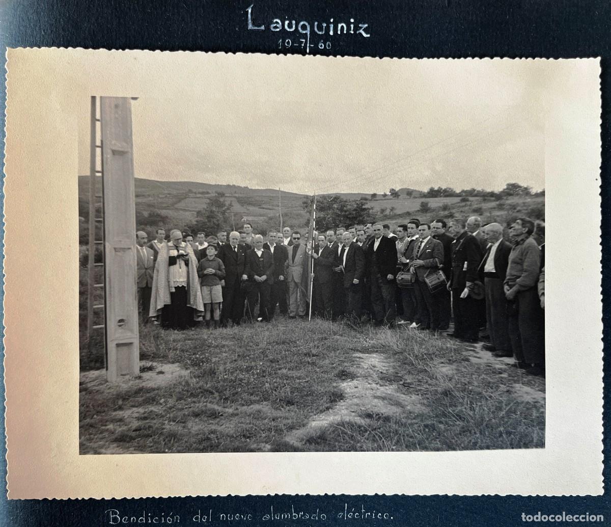 Fotograf&iacute;a antigua: FOTOGRAFIA DE LAUQUKINIZ (VIZCAYA) 18-7-1960, BENDICION DEL NUEVO ALUMBRADO ELECTRICO, MIDE 23,5 X 1