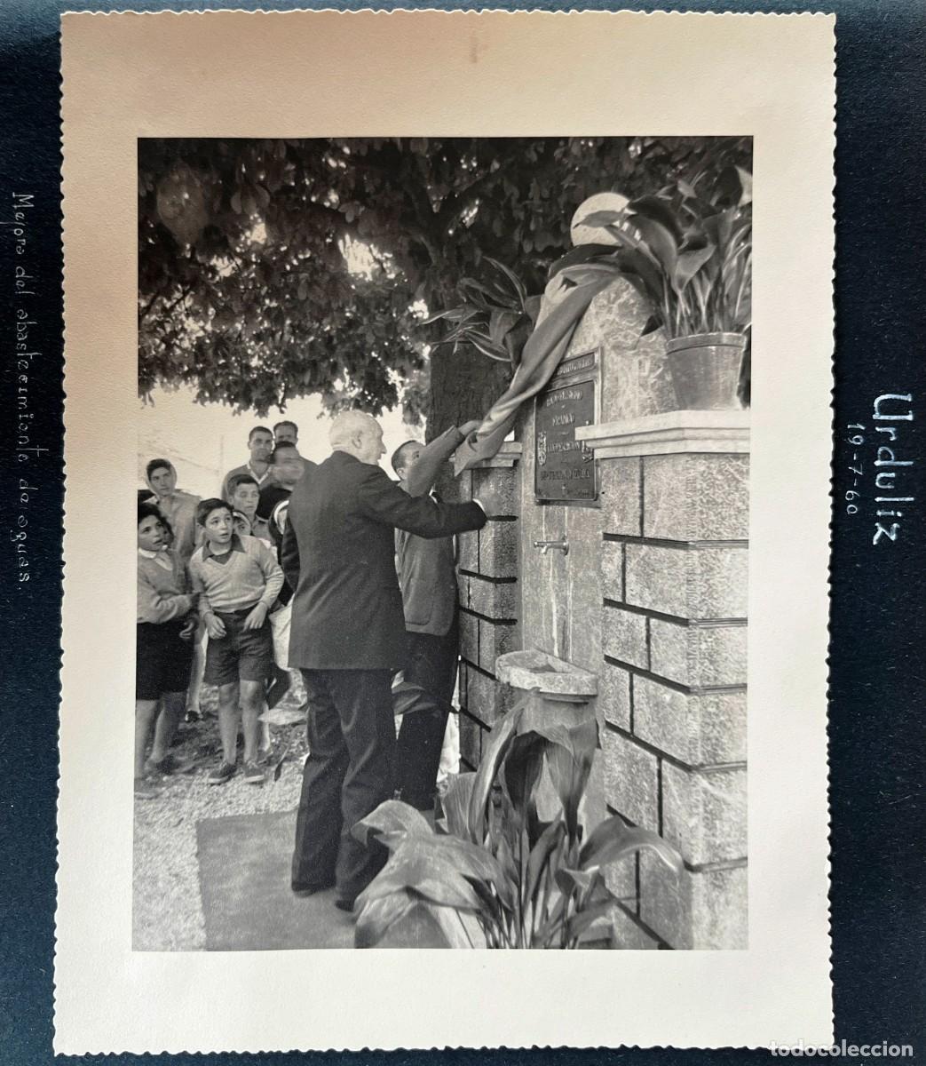 Fotograf&iacute;a antigua: FOTOGRAFIA DE URDULIZ (VIZCAYA) 18-7-1960, MEJORA DEL ABASTECIMIENTO DE AGUAS, MIDE 23,5 X 17,5 CMS.