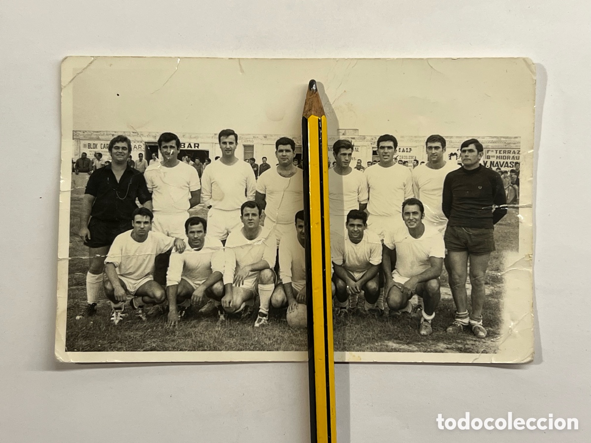 Antique Photography: CARLET, Valencia. Fotograf&iacute;a Equipo de f&uacute;tbol local (h.1960?) Med&iacute;das: 9 x 14 cm.