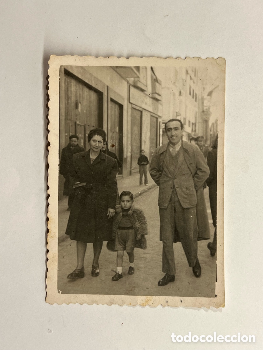 Fotograf&iacute;a antigua: CALATAYUD. Minuteros.. De paseo por las calles del centro.. Abril de 1946