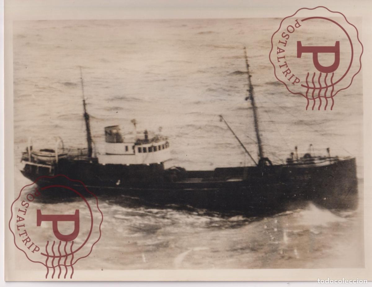 Fotograf&iacute;a antigua: LERWICK SHETLAND ISLES SCOTLAND NORWEGIAN TRAWLER ERTNAN GALES SHACKLETON RAF 24X18CM FOTOGRAFIA PHO