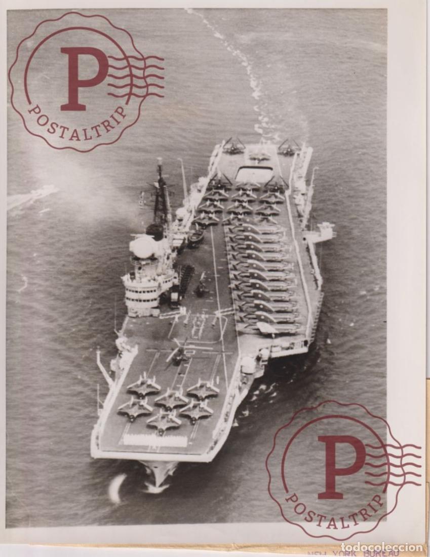 Fotograf&iacute;a antigua: BOSTON HMS VICTORIOUS AIRCRAFT CARRIER 23X18CM FOTOGRAFIA PHOTO BARCO BOAT BATEAU