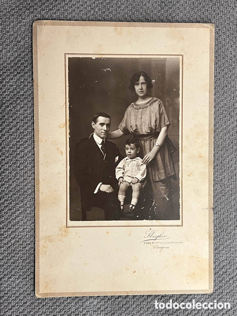 Fotograf&iacute;a antigua: ZARAGOZA Retrato fotogr&aacute;fico familiar de Carlos Skogler.. Plaza Constituci&oacute;n, Zaragoza (h.1920?)