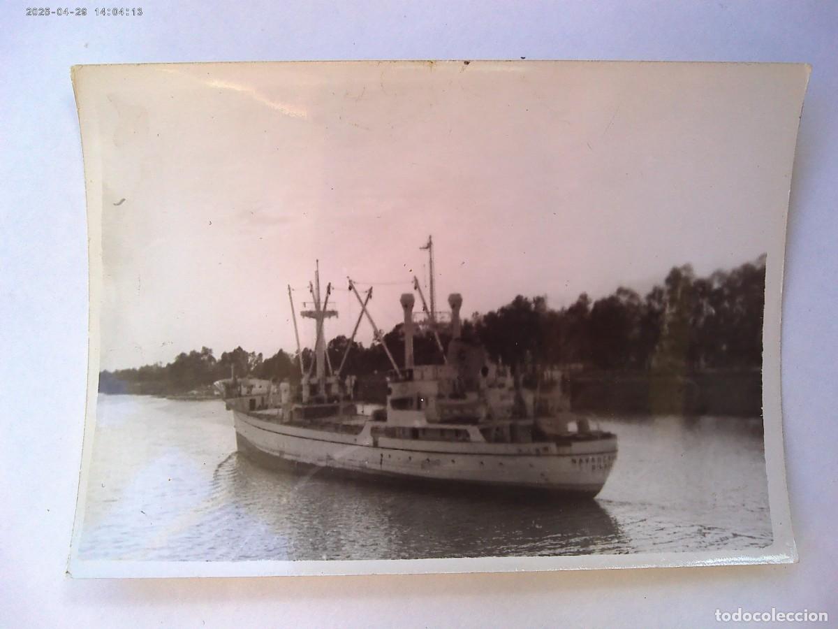 Fotograf&iacute;a antigua: FOTO DE BARCO NAVEGANDO POR EL GUADALQUIVIR