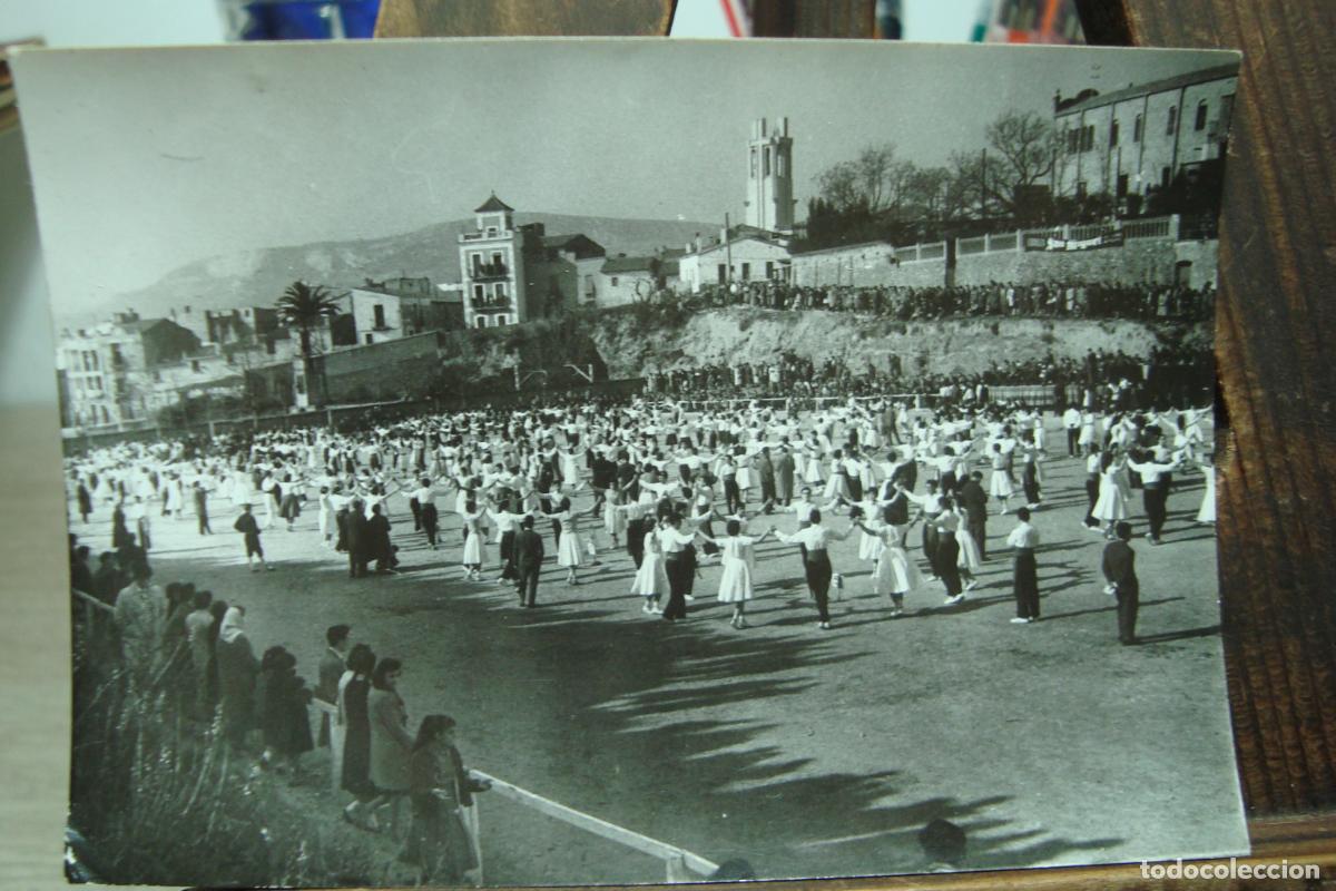 Fotograf&iacute;a antigua: ANTIGUA FOTOGRAFIA BAILE SARDANAS MOLINS DE REI BARCELONA A&Ntilde;OS 50.60