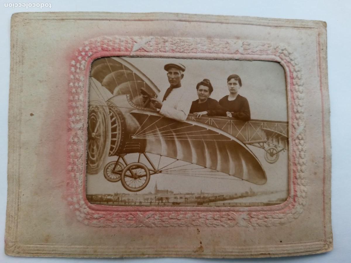 Fotograf&iacute;a antigua: MINUTERO DE FOTOGRAFO DE FERIA : FAMILIA EN AVION DE CO&Ntilde;A DECORADO