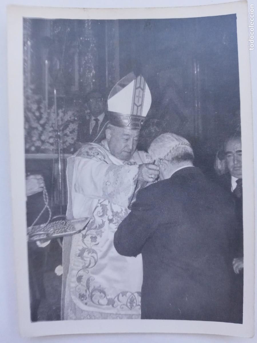 Fotograf&iacute;a antigua: FOTO DEL CARDENAL DE SEVILLA BUENO MONREAL EN CEREMONIA