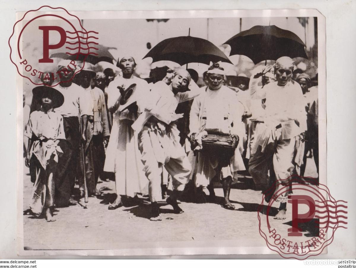 Antique Photography: BURMA BURMESE CREMATION BUDDHIST PRIEST SHWEDAGON SHWE DAGON PAGODA BURMA +- 25*20CM&nbsp;Fonds Victor