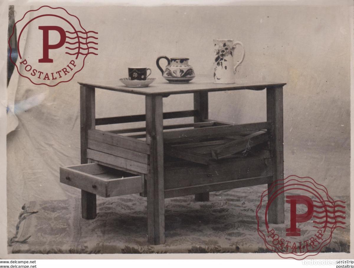 Fotografia antiga: TWO IN ONE PORTABLE TABLE AND BEDSTEAD 20*15CM Fonds Victor FORBIN 1864-1947