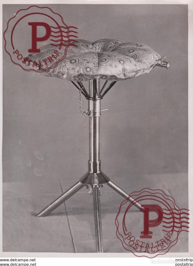 Photographie ancienne: olympia motor show the new jos&eacute; air suchioned seat extra seat in the car 20*15CM Fonds Victor FORB