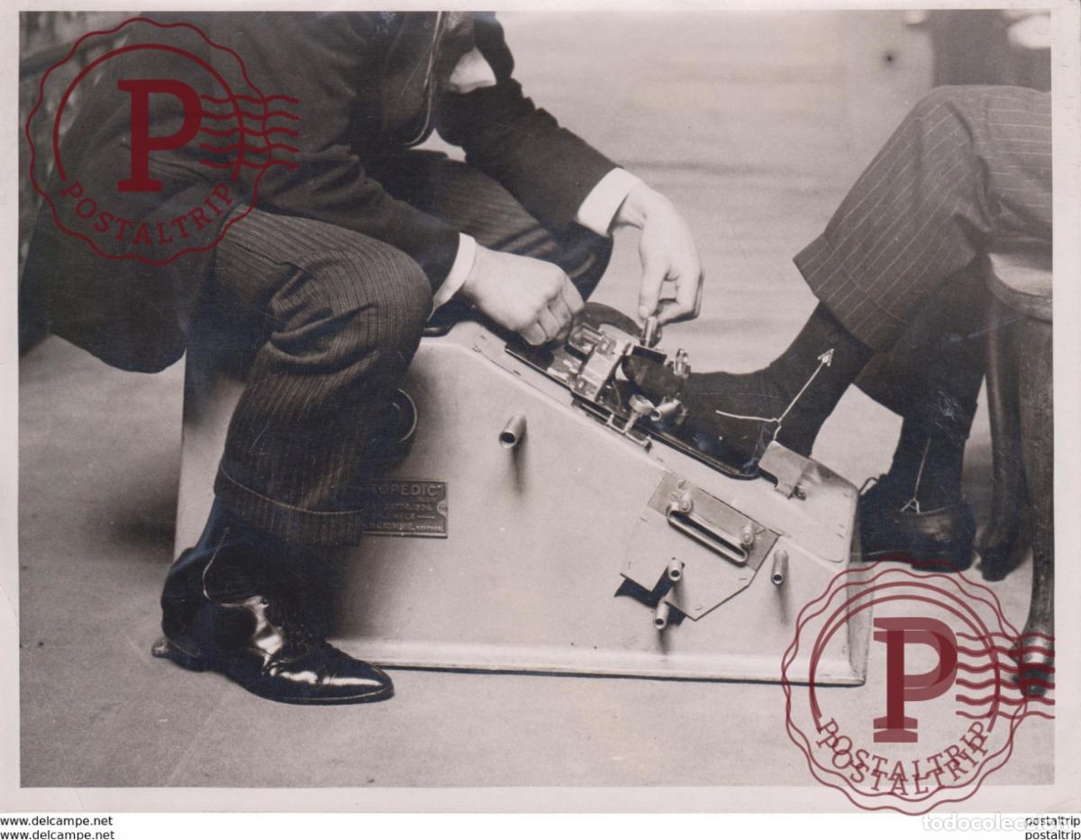 Fotografia antiga: INVENTIONS ZAPATERO SCHOENMAKER 20*15CM Fonds Victor FORBIN 1864-1947