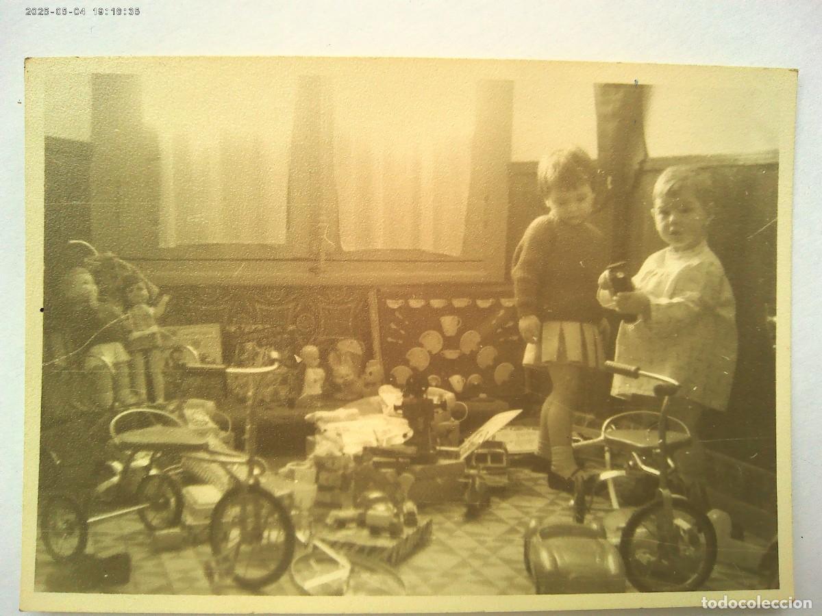 Alte Fotografie: FOTO DE NI&Ntilde;AS CON MUCHOS JUGUETES , MA&Ntilde;ANA DE REYES