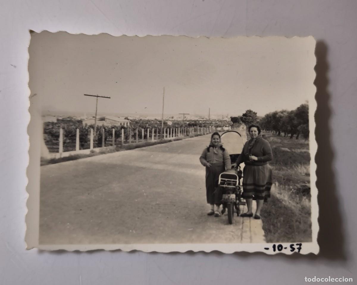 Antique Photography: Antigua fotograf&iacute;a. Cercan&iacute;as Castell&oacute;n. A&ntilde;o 1957