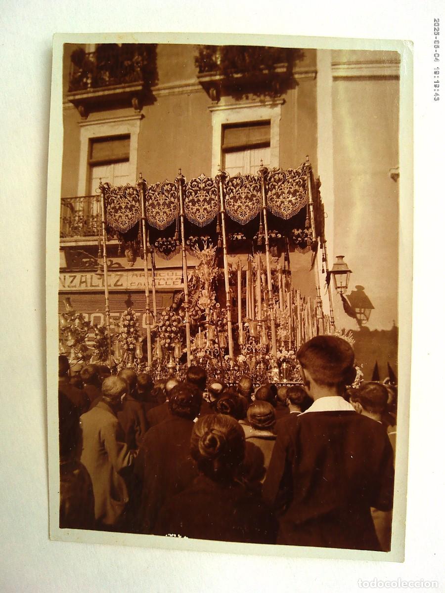 Alte Fotografie: SEMANA SANTA : FOTO DE VIRGEN EN PASO DE PALIO POR CALLE FERIA , A&Ntilde;OS 20