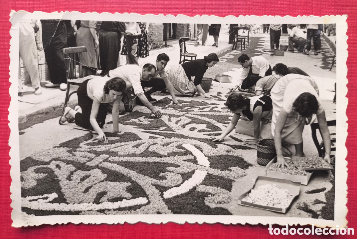 Fotograf&iacute;a antigua: SITGES FESTA CORPUS CATIFES FLORS FOTOGRAF&Iacute;A POSTAL GARRAF BARCELONA 1957