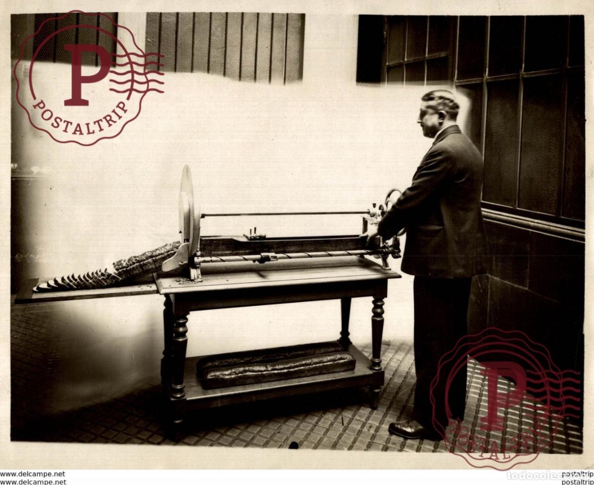 Fotograf&iacute;a antigua: BREAD CUTTING MACHINE PANADERO BAKKER BAKER 24*18CM Fonds Victor FORBIN 1864-1947