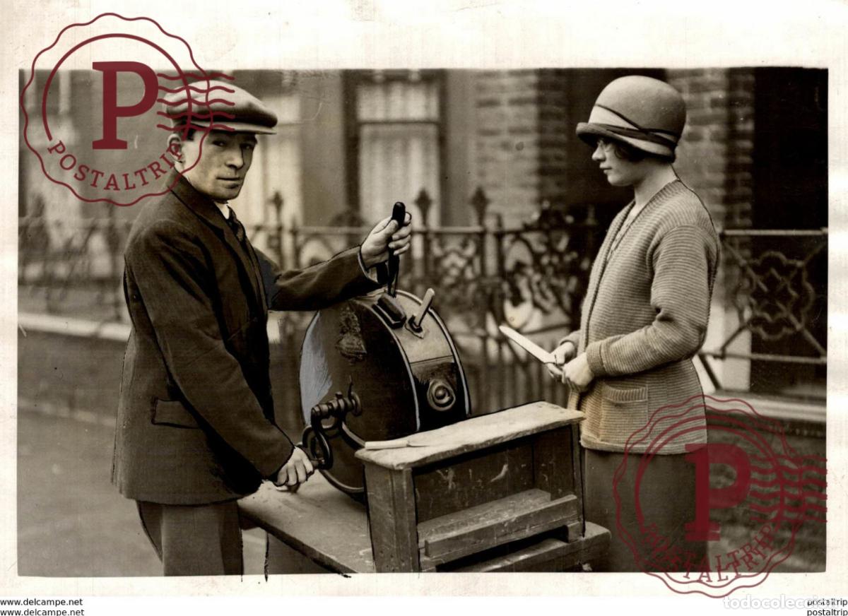 Alte Fotografie: INVENCI&Oacute;N NOUVELLE INVENTION NETTOYER LES COUTEAUX 16*12CM Fonds Victor FORBIN 1864-1947