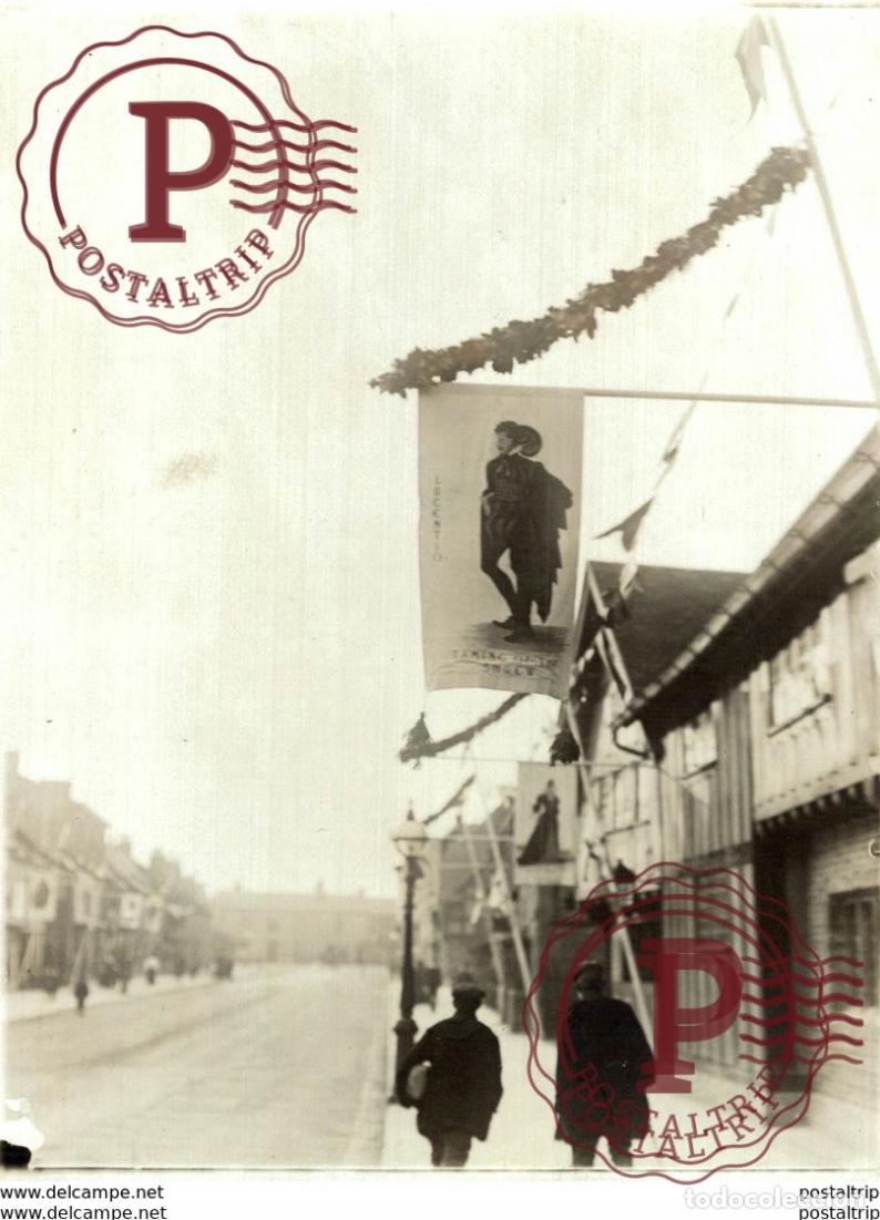 Alte Fotografie: CELEBRATING SHAKESPEARES BIRTHDAY STRATFORD ON AVON HAND PAINTED BANNERS 16*12 CM Fonds Victor FORB