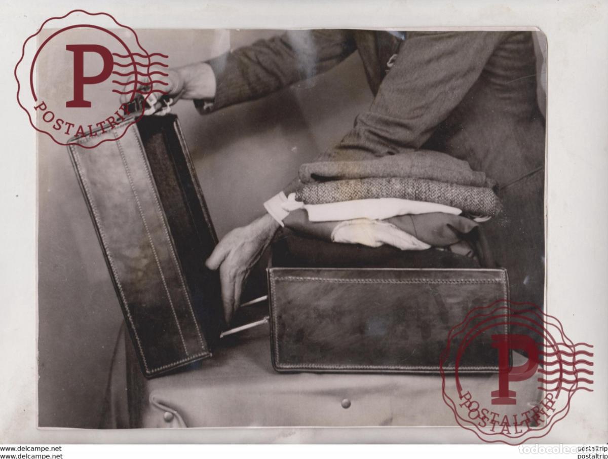 Antique Photography: INVENTORS AN EXPANDING SUITCASE MR E NORBERT KENNEDY 25*20CM Fonds Victor FORBIN 1864-1947