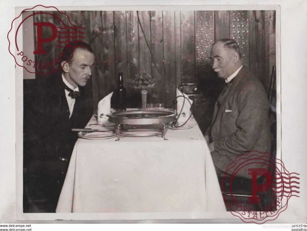 Antique Photography: RESTAURANTS VENNER ELECTRIC GRILL COOK STEAK AT THE DINING ROOM 25*20CM Fonds Victor FORBIN 1864-19