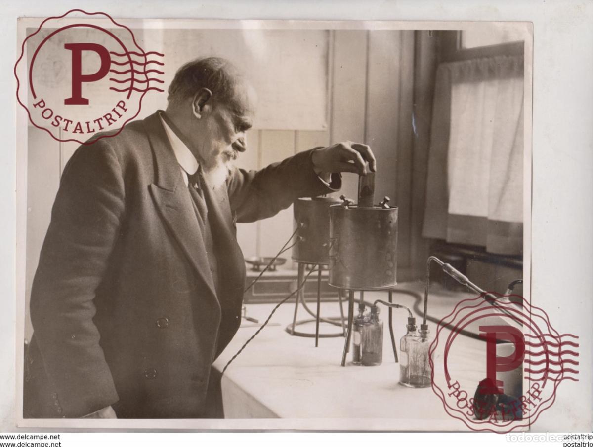 Antique Photography: OIL FROM BRITISH COAL DEMONSTRATION AT SLOUGH PAUL DVORKOVITZ MOTOR SPIRIT SCIENCE 25*20CM Fonds Vic