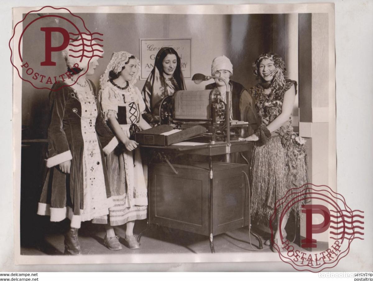 Fotografia antiga: BRITISH INDUSTRIES FAIR AT OLYMPIA BRITISH DUPLICATING MACHINE 25*20CM Fonds Victor FORBIN 1864-194