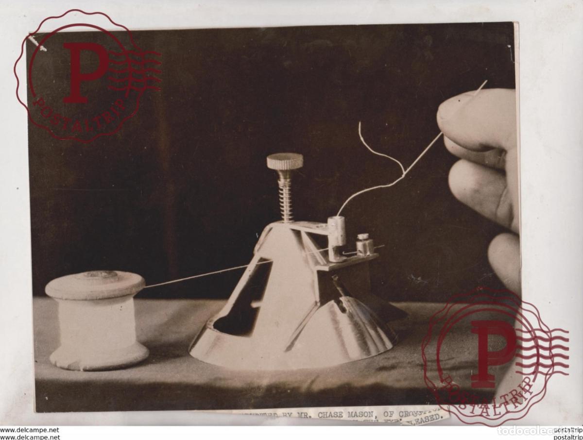 Fotografia antiga: NEEDLE THREADER INVENTED BY MR CHASE MASON OF CROYDON 25*20CM Fonds Victor FORBIN 1864-1947