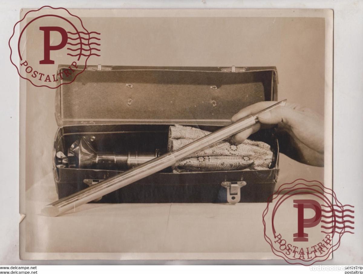 Fotografia antiga: JOSE AIR CUSHIONED SEAT NEW DESIGNS AT OLYMPIA SHOW MOTOR SHOW 25*20CM Fonds Victor FORBIN 1864-1