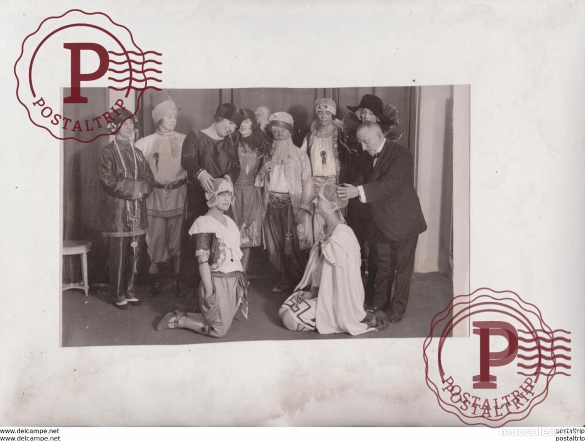 Alte Fotografie: CROWNING POINT COSTUMIER S FETE ST CATHERINE WEST END COSTUMIERS 20*12CM Fonds Victor FORBIN 1864-