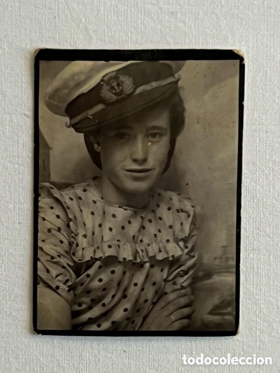 Fotograf&iacute;a antigua: FOTOMATON. Fotograf&iacute;a la joven que so&ntilde;aba con ser Capit&aacute;n de Barco&hellip; (a.1946)