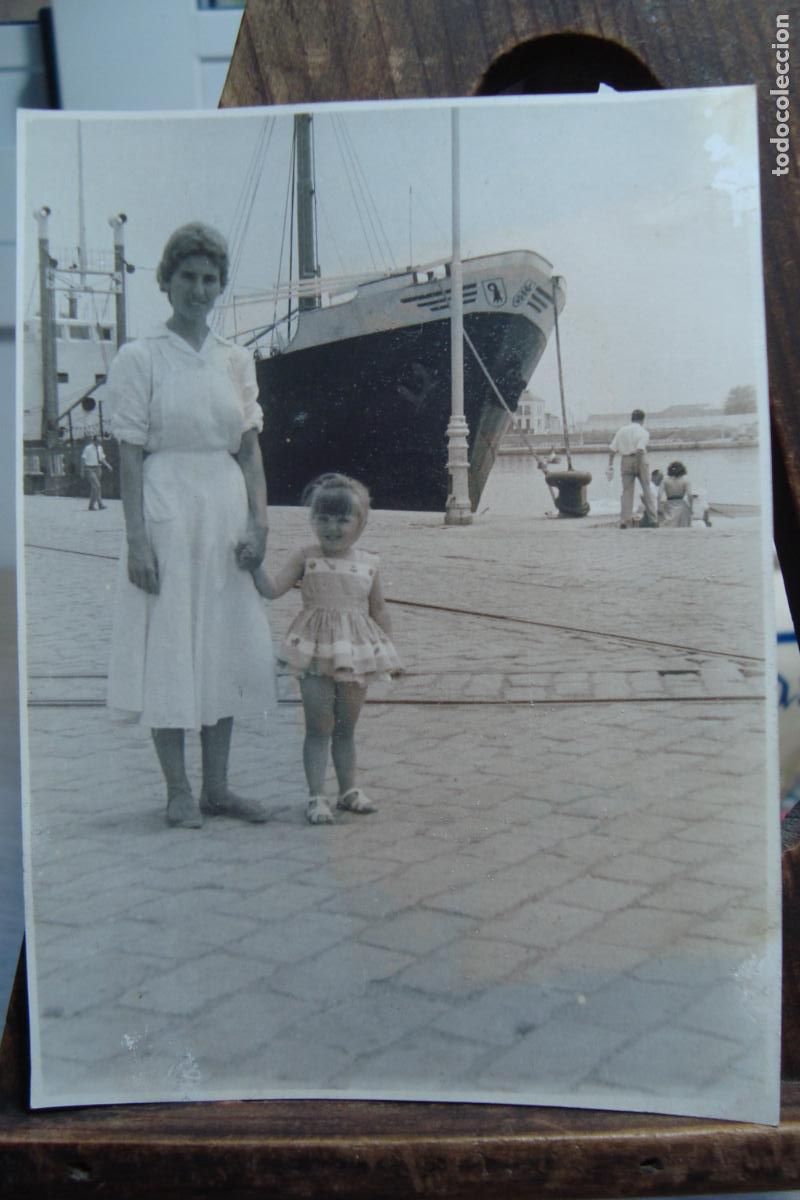 Fotograf&iacute;a antigua: ANTIGUA FOTOGRAFIA PUERTO DE MALAGA 1957.