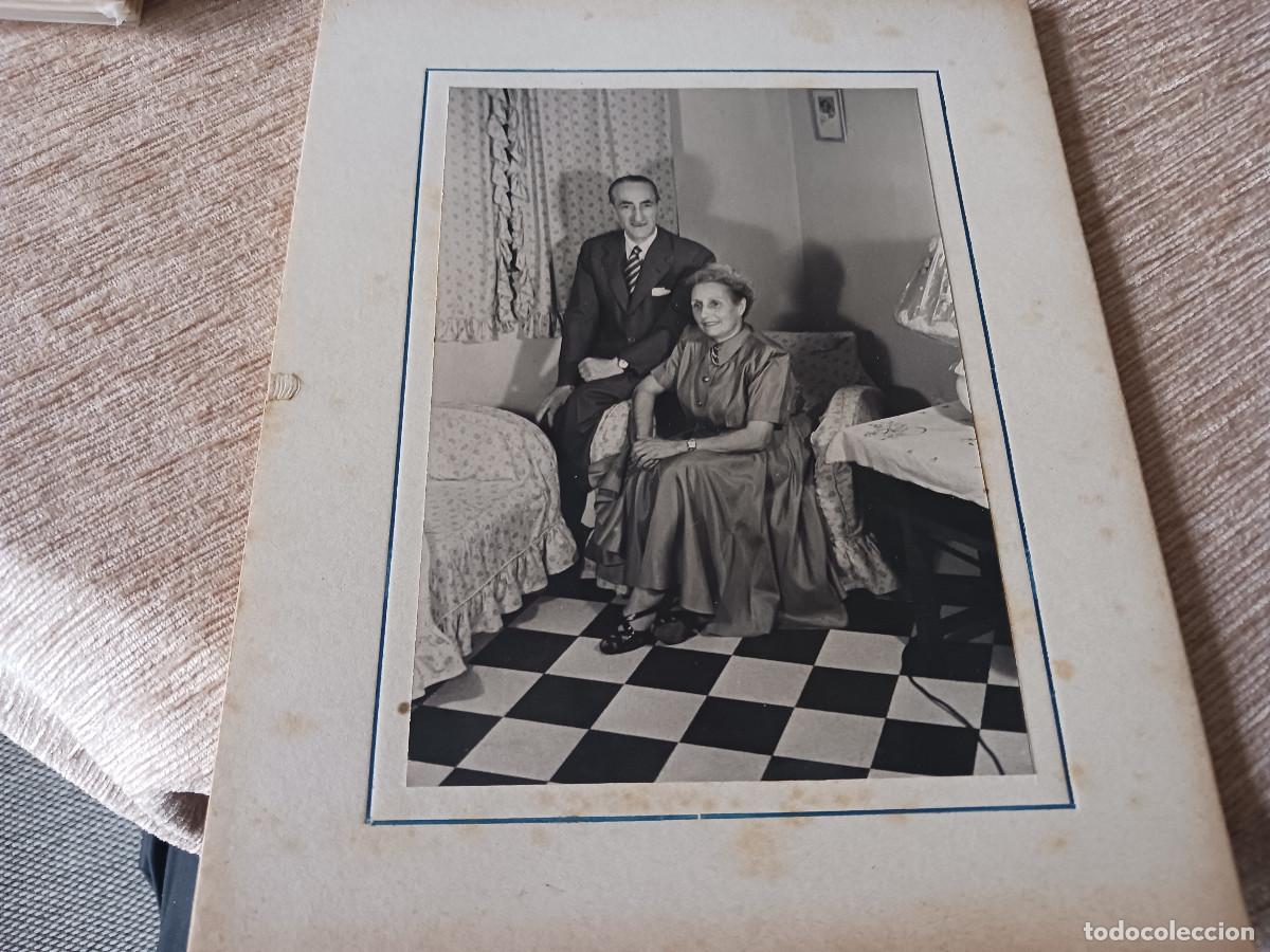 Fotograf&iacute;a antigua: fotografia sobre carton duro, pareja argentina 1953, foto poupee